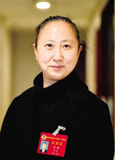 岳明.jpg 岳明.jpg