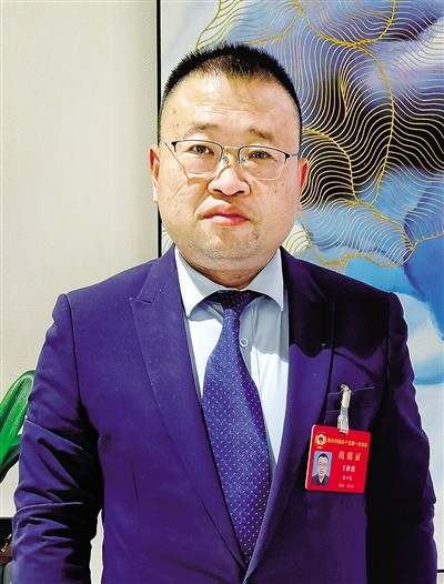 王世洪.jpg 王世洪.jpg