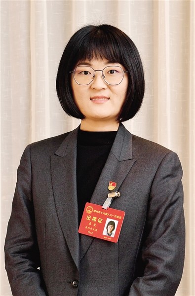 朱雯.jpg 朱雯.jpg