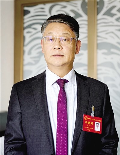 罗冰.jpg 罗冰.jpg