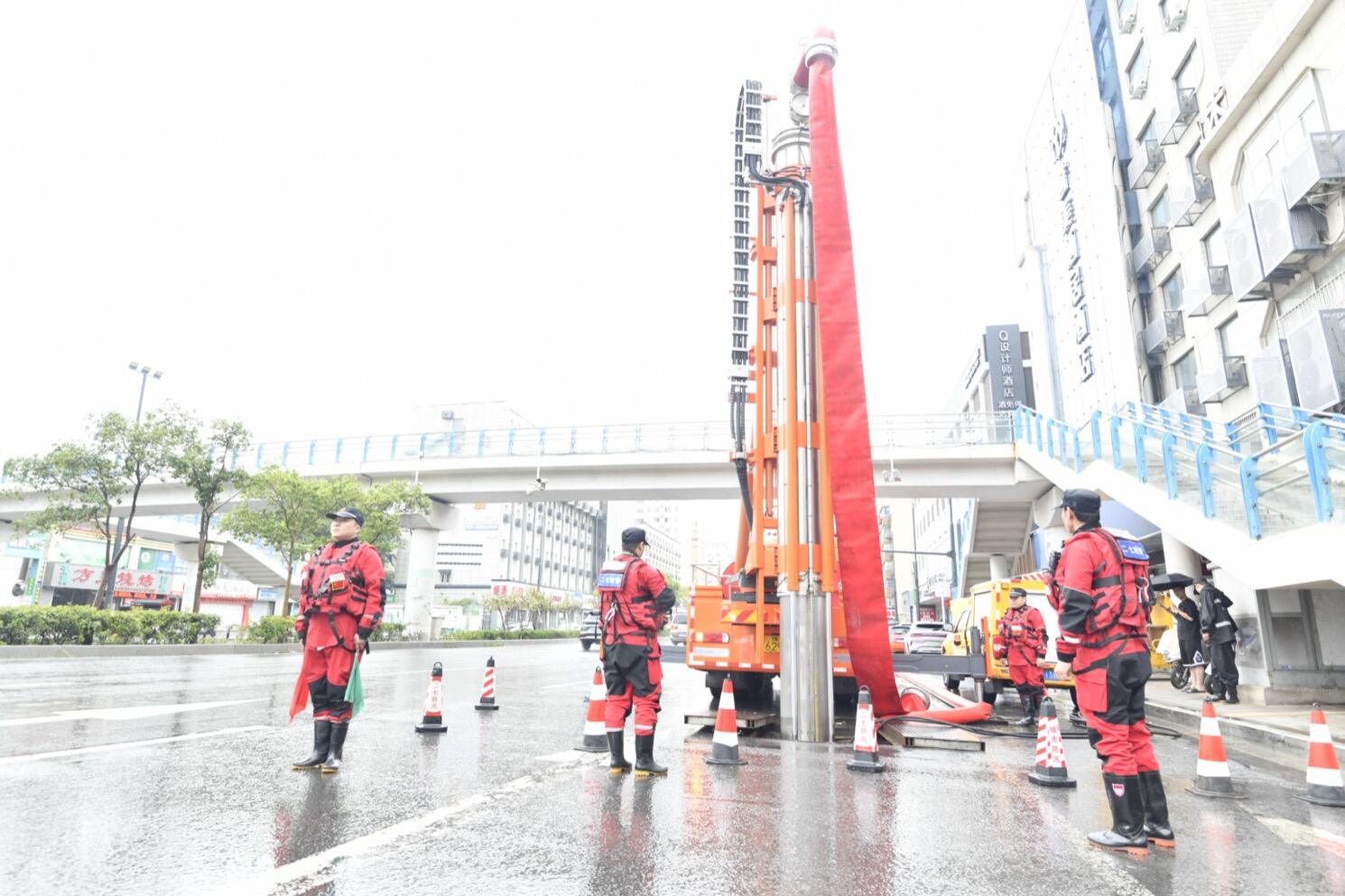 应对大雨，郑州在行动