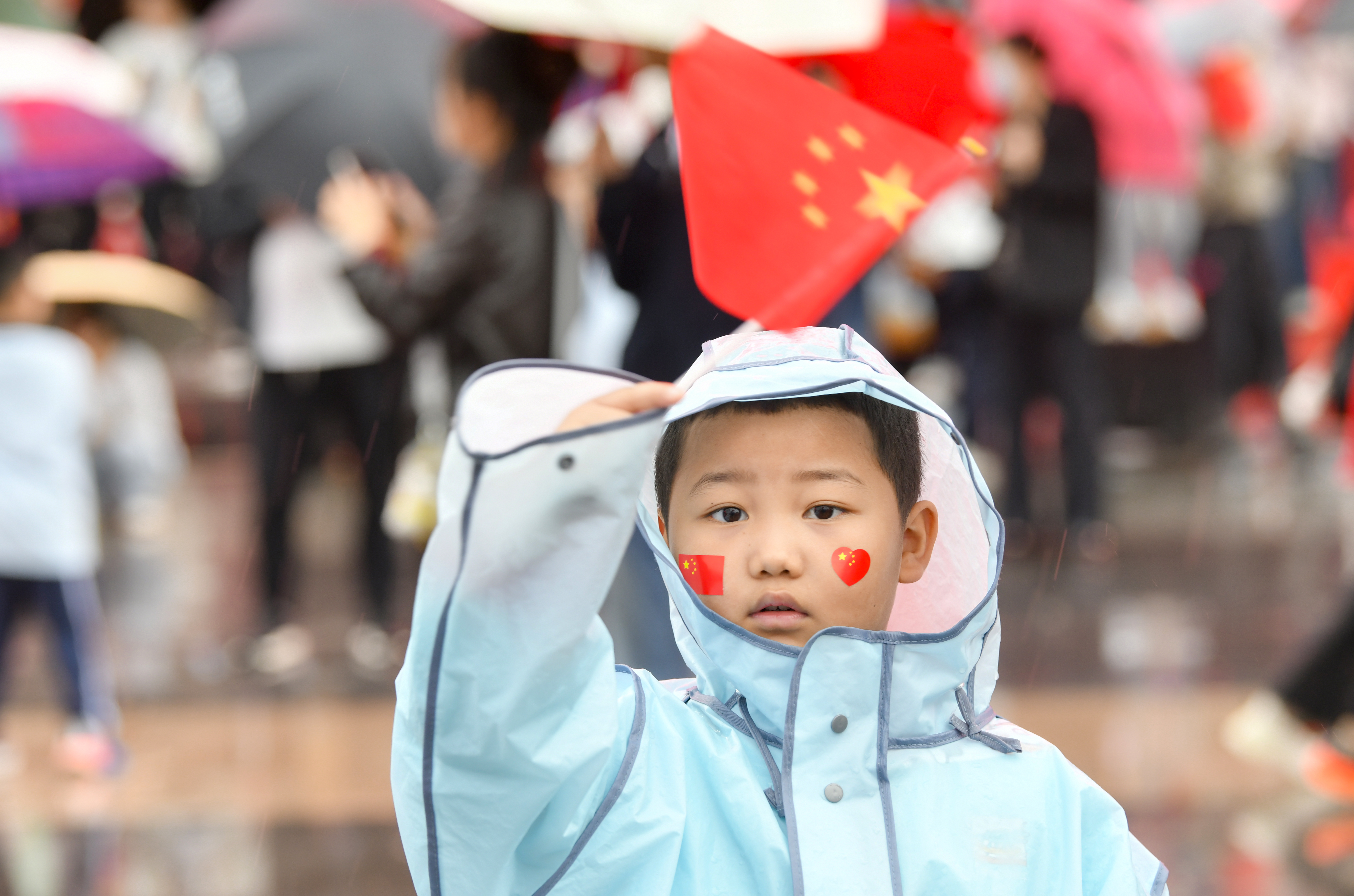 风雨无阻爱国心！