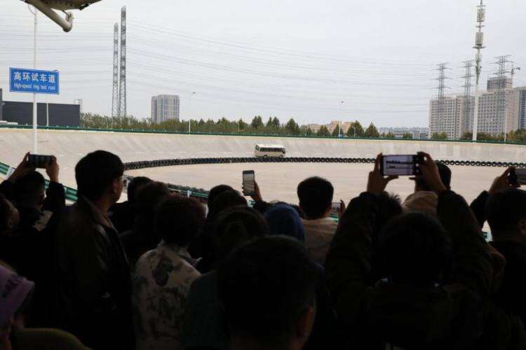 “感受活力四射的郑州” “青春郑好 精技有我”技能领航郑州行活动举行