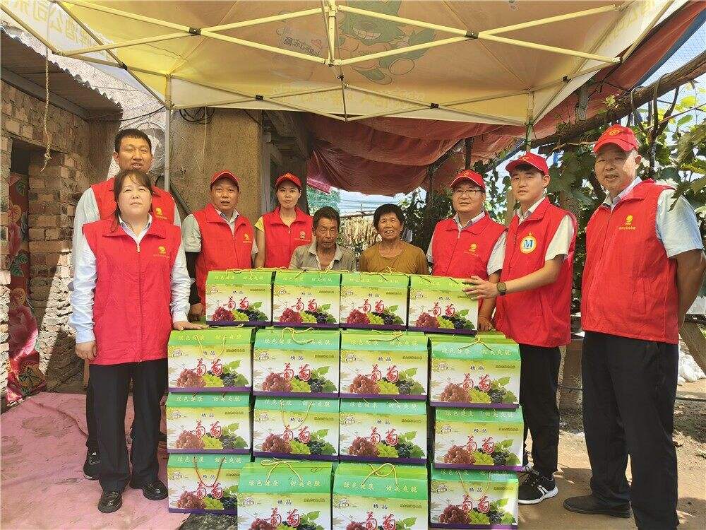 图片——（新媒体）志愿服务进果园 暖心助(7463072)-20230809143638.jpg