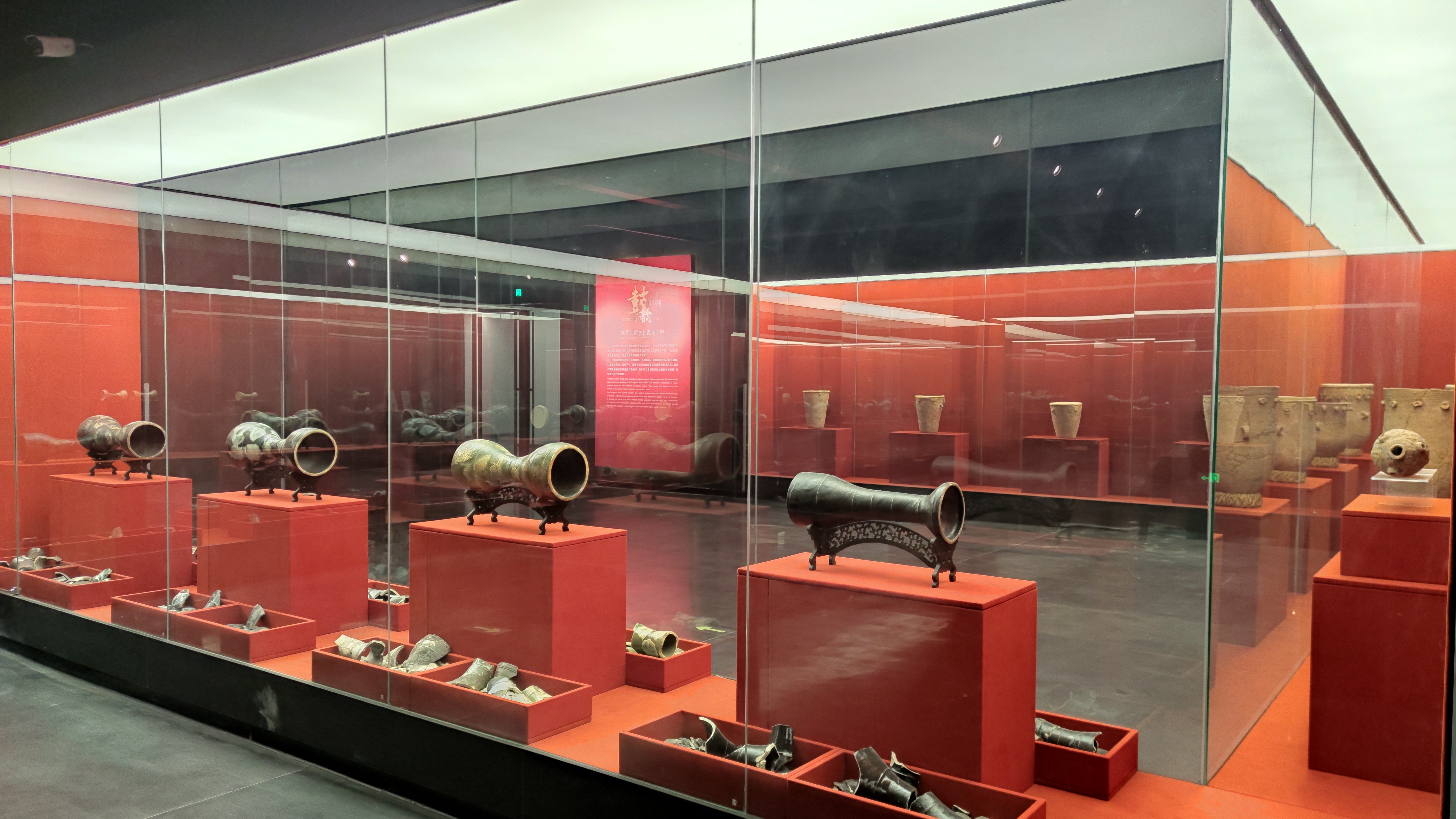 3郑州城外城陶瓷艺术博物馆展厅1.jpg